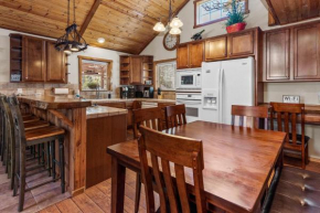 Blue Jay Chalet - Classic mountain cabin in one of Big Bear's quietest neighborhoods!